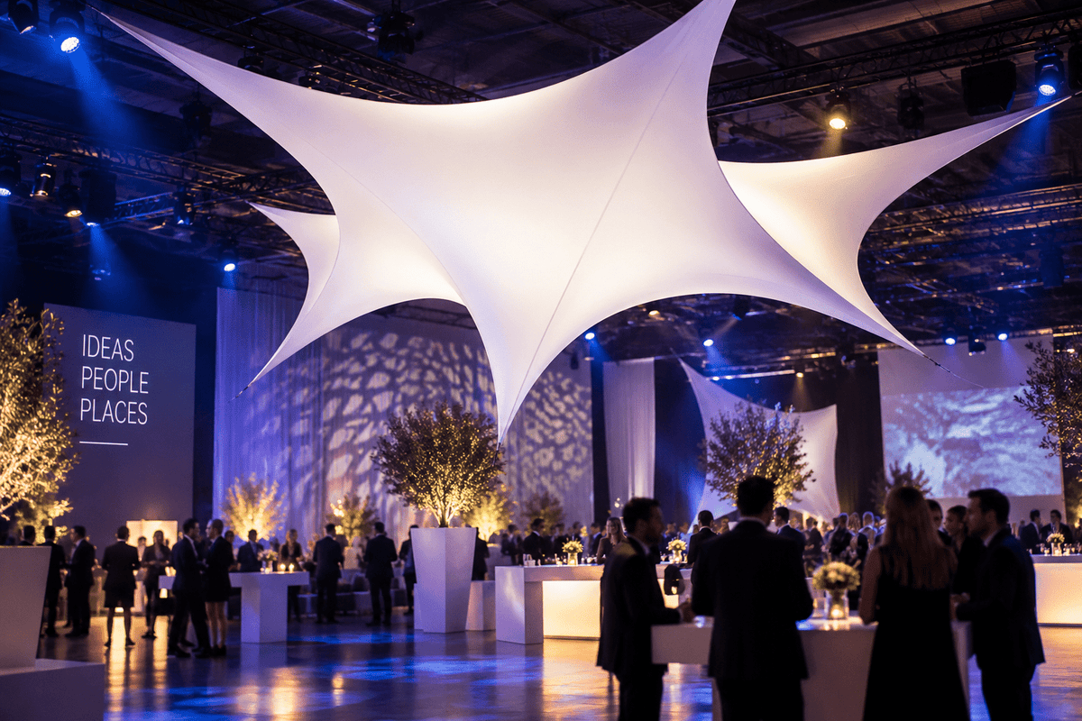 Deco stretch IFR wit, stretch stof – evenementenhal met wit gespannen stretchdoek als plafondsculptuur